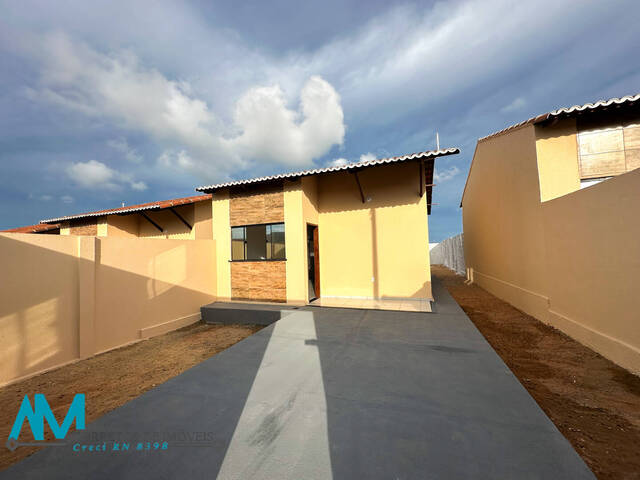 #0VE46 - Casa para Venda em Extremoz - RN